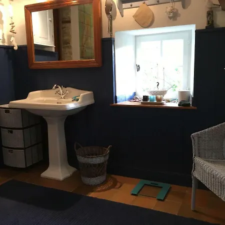 Les Rivieres Bed & Breakfast *